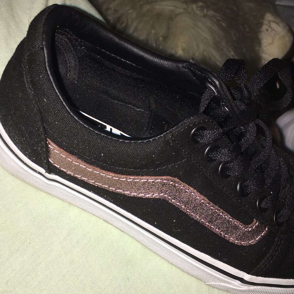 Vans - Picture 3 of 4